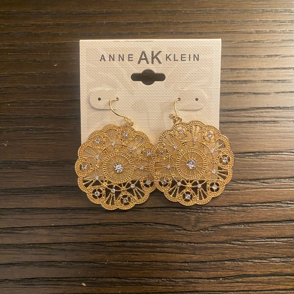 NEW Anne Klein gold earrings